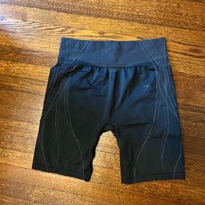 ✨Gymshark Biker Shorts (VERY flattering)✨